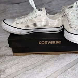 Converse sneaker